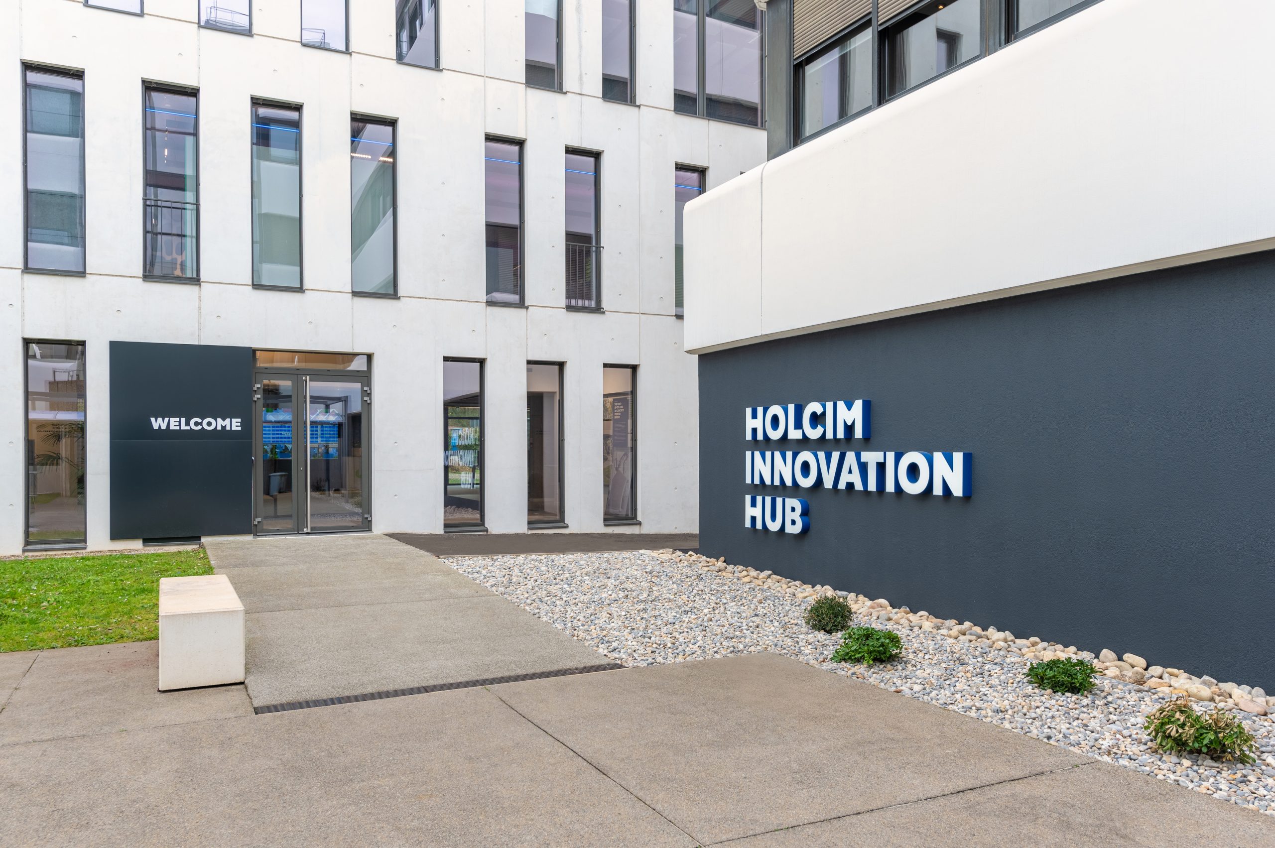 Read more about the article Inside an Innovation Hub – Linked World